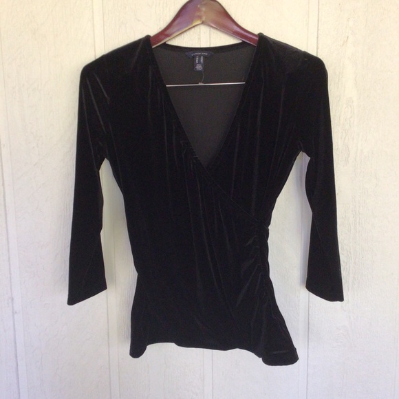 LANDS END BLACK VELVET SURPLICE WRAP TOP NWOT XS - Picture 3 of 11